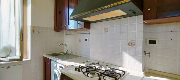 3 rooms Apartment in Genoa, Italy No. 91598 7