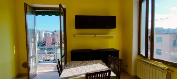 3 rooms Apartment in Genoa, Italy No. 91598 3