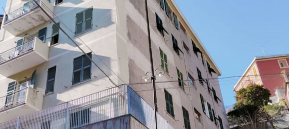 3 rooms Apartment in Genoa, Italy No. 91598 10