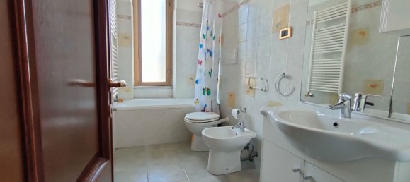 3 rooms Apartment in Genoa, Italy No. 91598 31