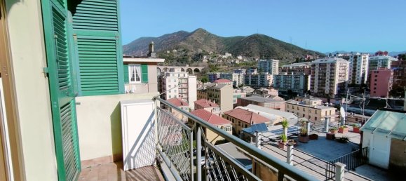 3 rooms Apartment in Genoa, Italy No. 91598 4