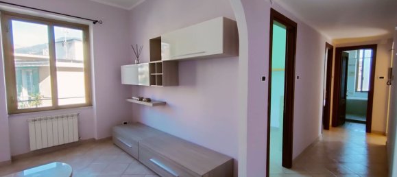 3 rooms Apartment in Genoa, Italy No. 91598 6