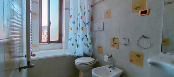 3 rooms Apartment in Genoa, Italy No. 91598 8