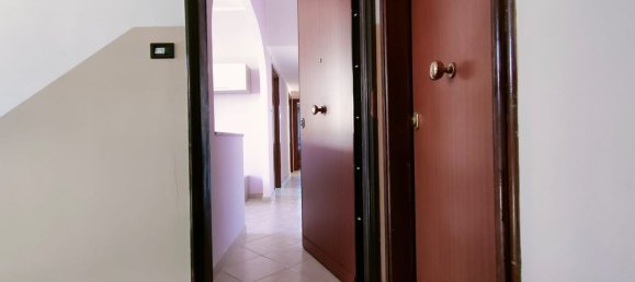 3 rooms Apartment in Genoa, Italy No. 91598 15