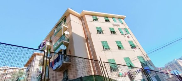 3 rooms Apartment in Genoa, Italy No. 91598 39