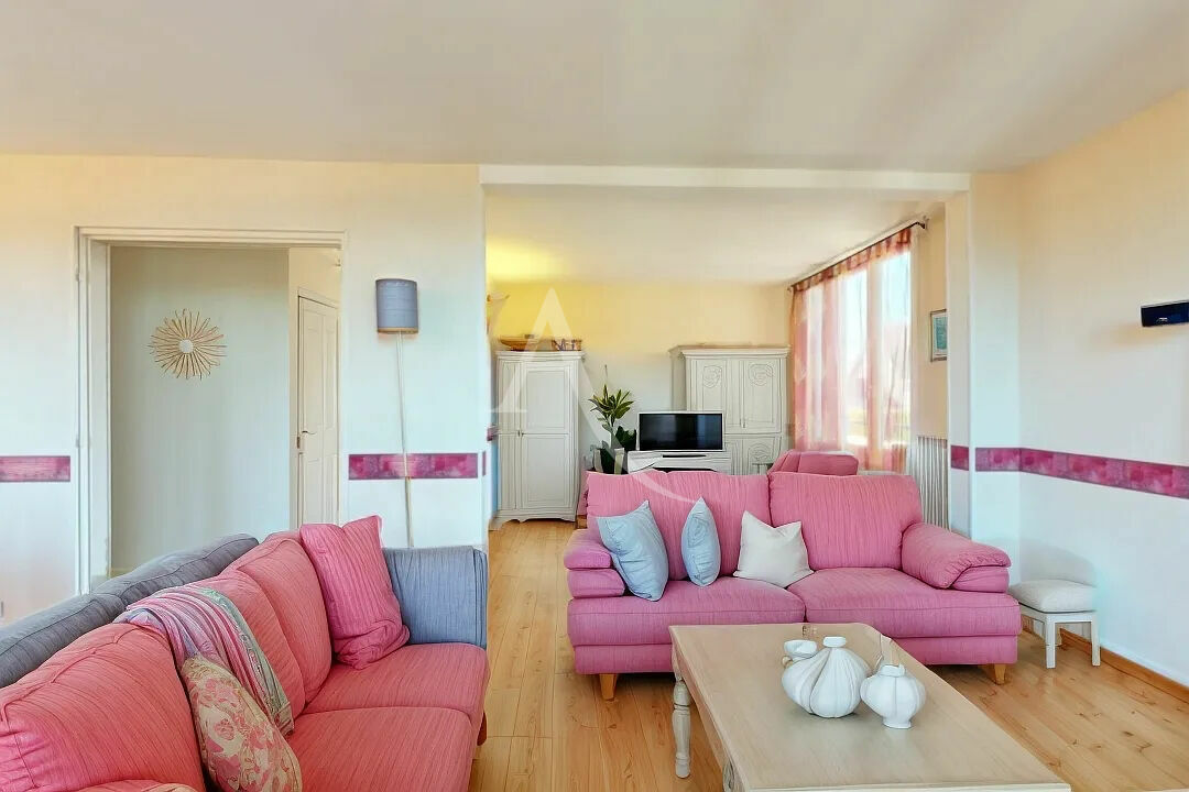 Дом с 4 спальнями в Понто-Комбо, Франция № 164186