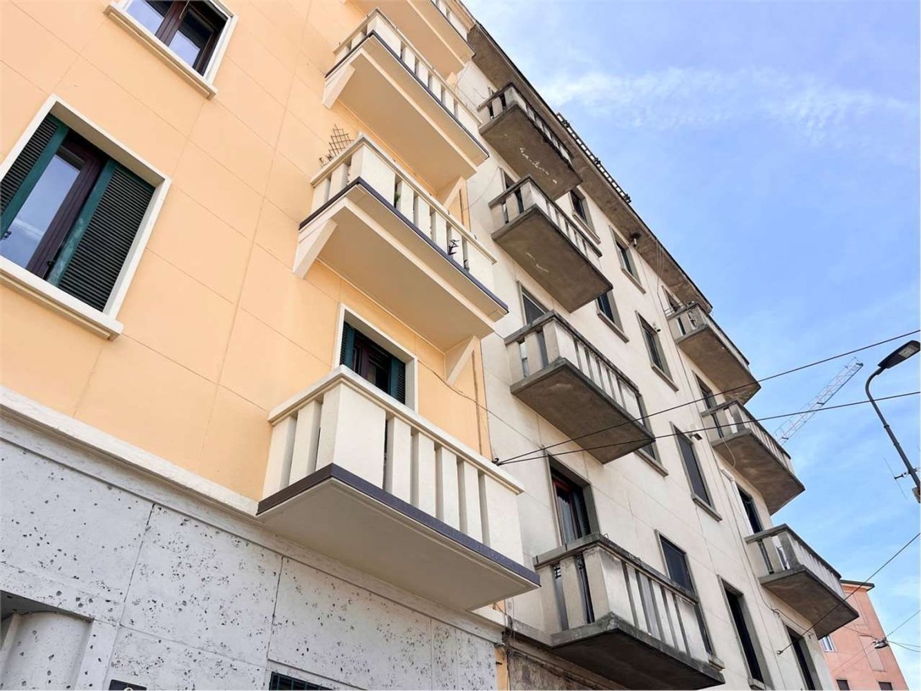 3غرفة شقة في Milan, Italy رقم 261224