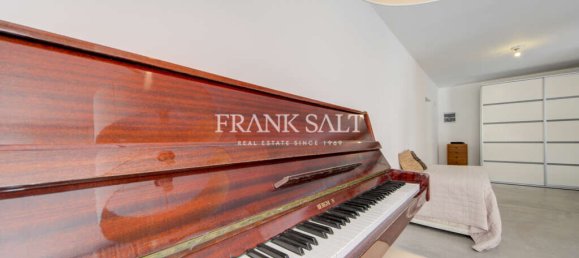 4 غرف نوم فيلا في Mellieha, Malta رقم 9720 45