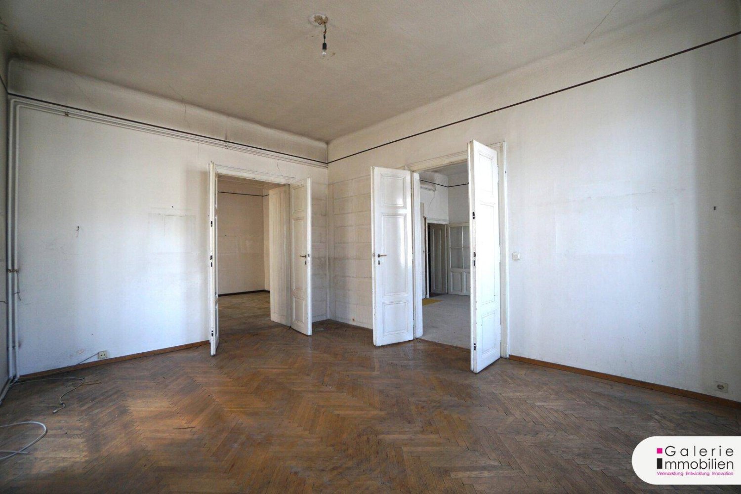 5 rooms Apartment in Mariahilf, Austria No. 150608