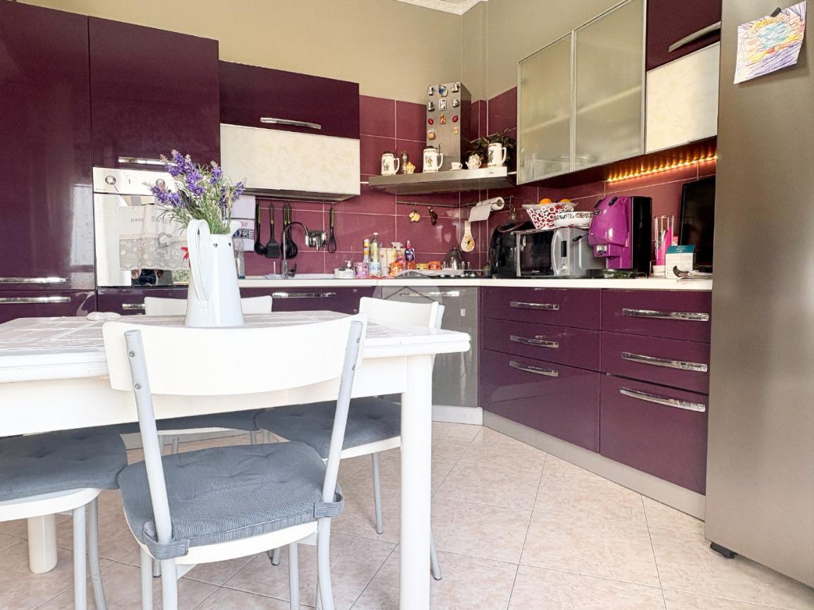 4 rooms Apartment in Turin, Italy No. 39844