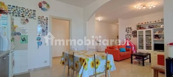 Apartamento de 3 dormitorios en Quarrata, Italy No. 77864 2