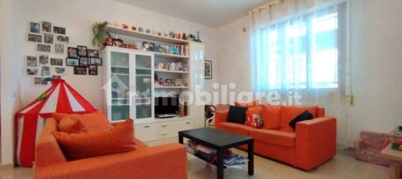 Apartamento de 3 dormitorios en Quarrata, Italy No. 77864 3