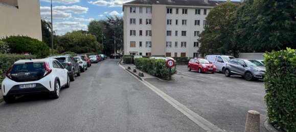 2 chambres Appartement à Le Plessis-Robinson, France No. 334305 10