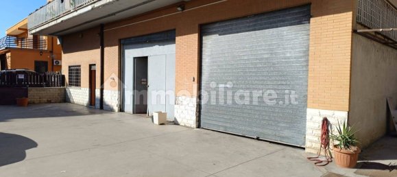 1-Zimmer Gewerbliche Immobilie in Rome, Italy, Nr. 375566 2