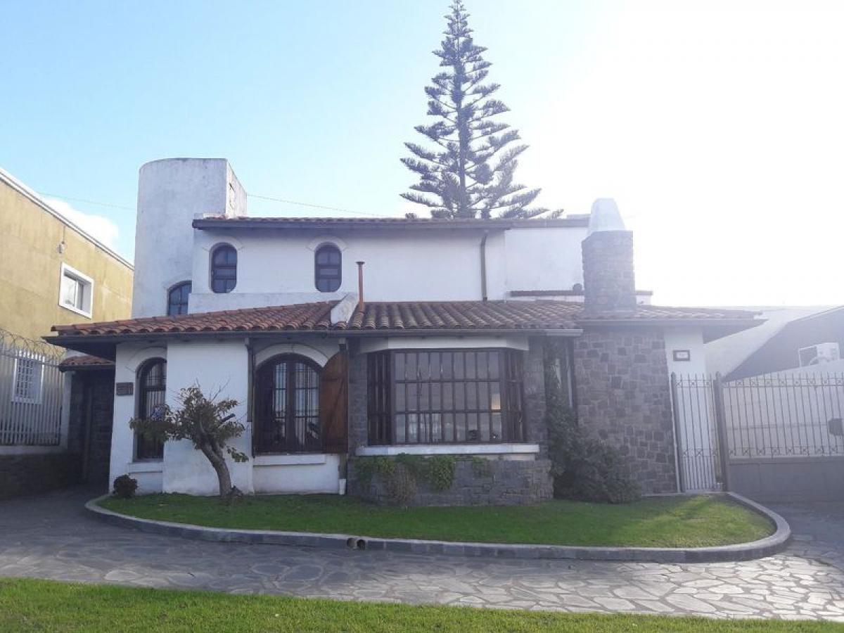 Дом с 3 спальнями в Мар-дель-Плата, Аргентина № 91833