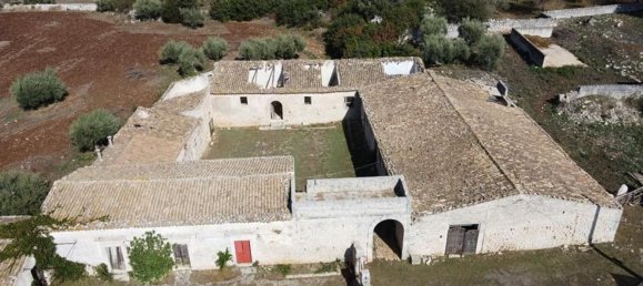 Дом с 10 комнатами в Модика, Италия № 128668 20