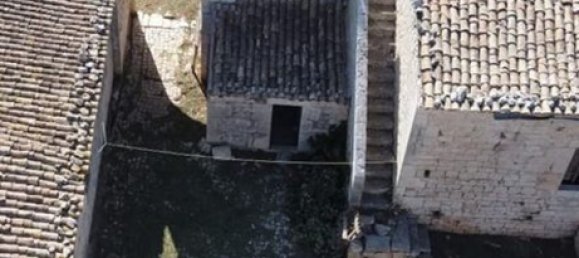 Дом с 10 комнатами в Модика, Италия № 128668 3