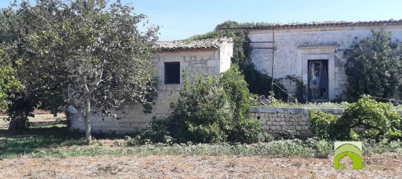 Дом с 10 комнатами в Модика, Италия № 128668 8