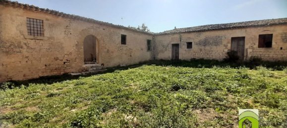 Дом с 10 комнатами в Модика, Италия № 128668 13