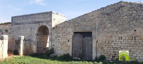 Дом с 10 комнатами в Модика, Италия № 128668 4