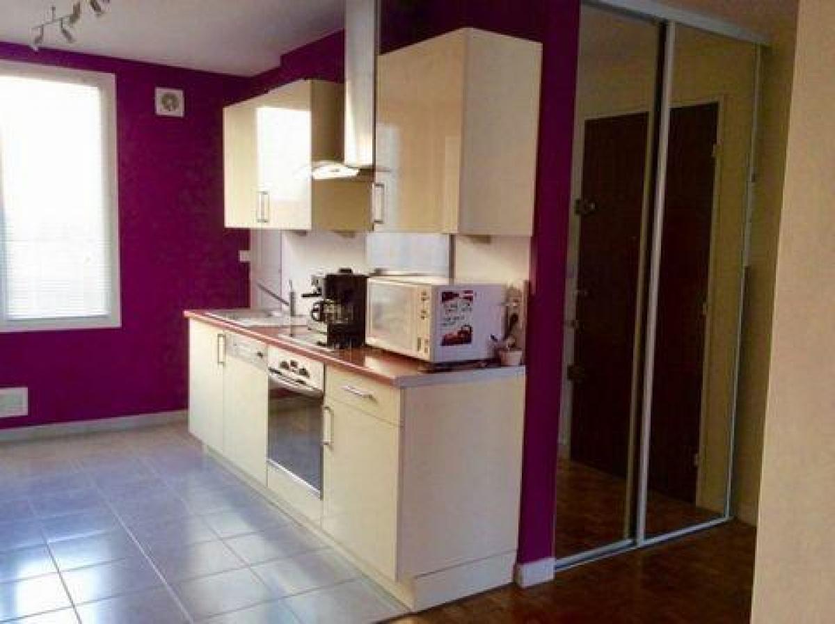 3 bedrooms Condo in Tours, France No. 15849