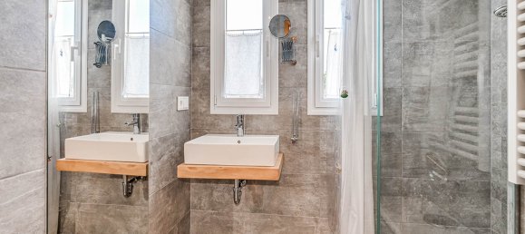 5 bedrooms Villa in Marbella, Spain No. 101308 9