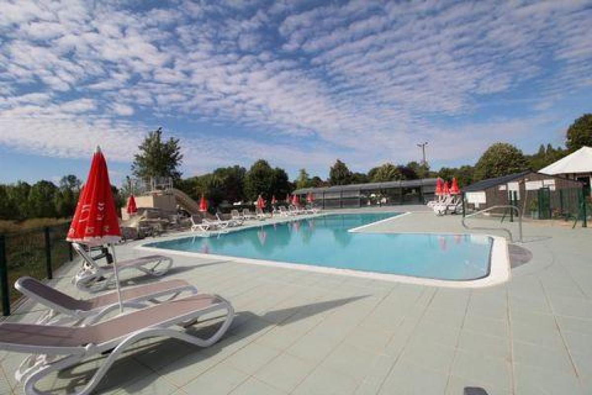 Escritório em Tours, France 37125 m² N.º 17557