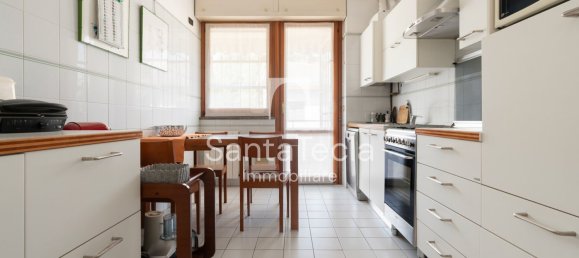 4 rooms Apartment in Arese, Italy No. 16257 16