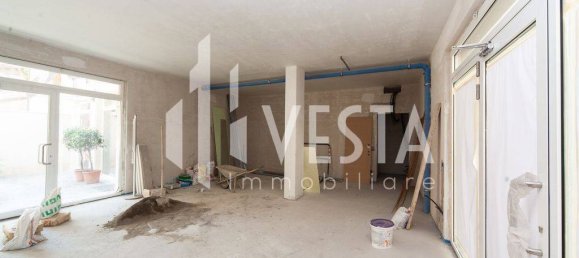 1 room Commercial property in Barzanò, Italy No. 355207 4