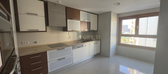 3 Schlafzimmer Wohnung in Lisbon, Portugal, Nr. 284731 8