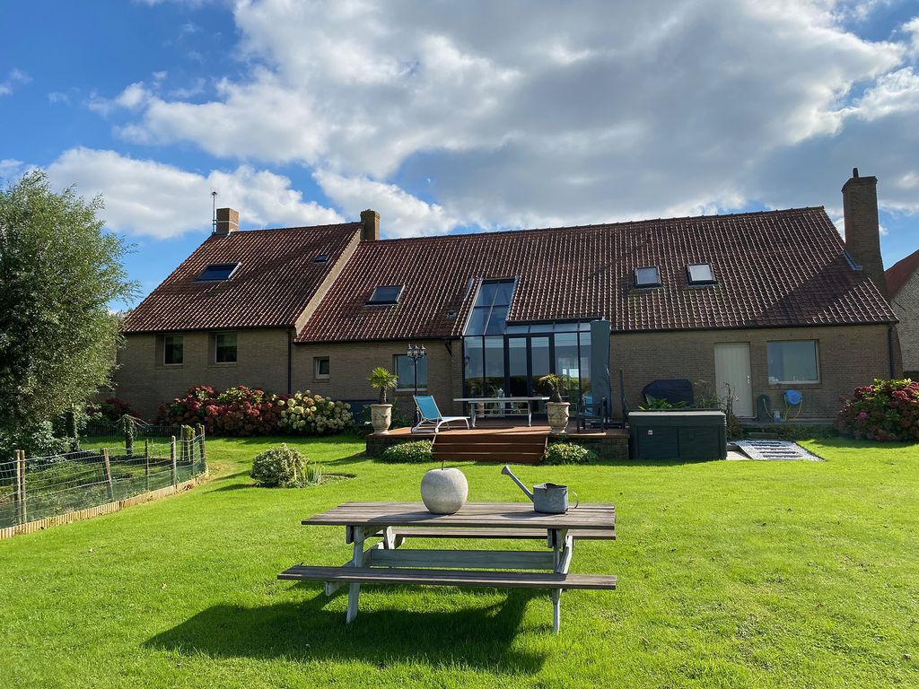 Casa T4 em Steene, France N.º 218251