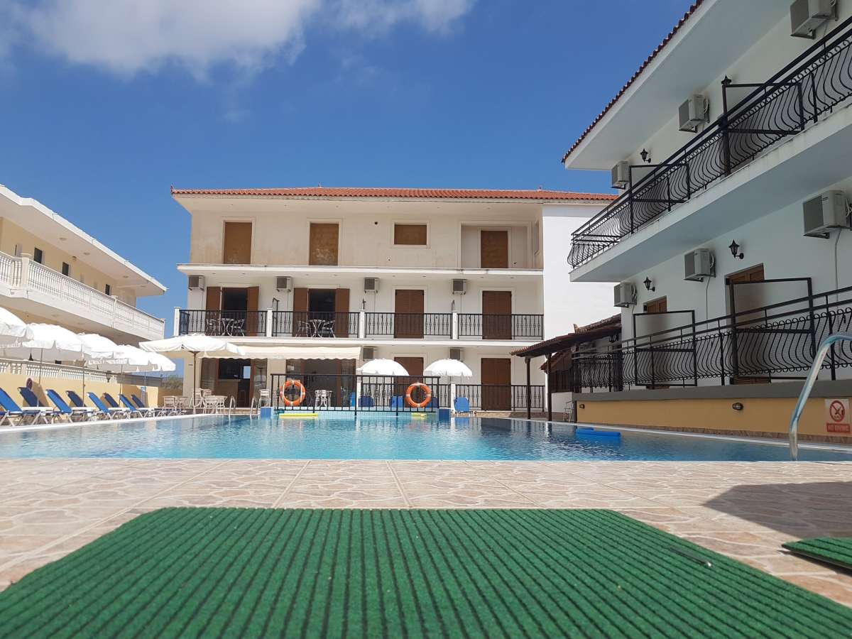 24 غرف نوم بناية في Zakynthos, Greece رقم 8598