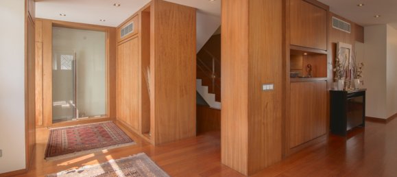 5 bedrooms Villa in Porto, Portugal No. 101229 4