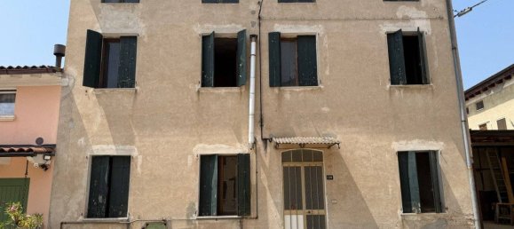 4 bedrooms House in Sovizzo, Italy No. 326717 2