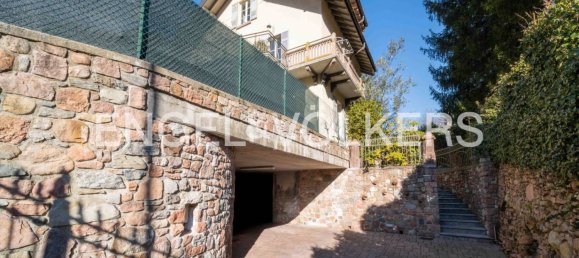 4 bedrooms Villa in Valganna, Italy No. 132756 5