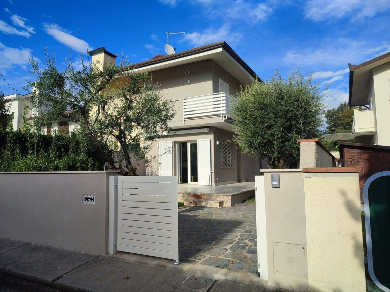 5 rooms House in Pietrasanta, Italy No. 214303