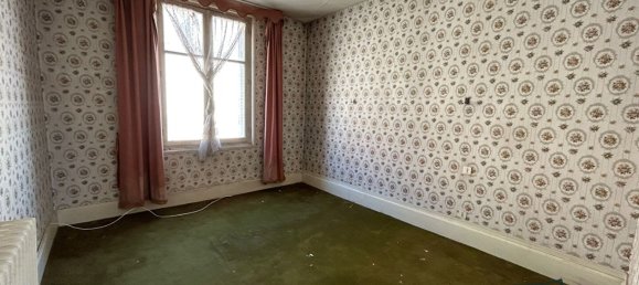 4 bedrooms Commercial property in Saint-Amand-Montrond, France No. 79043 8