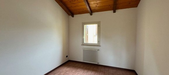 4 bedrooms Apartment in Modena, Italy No. 327804 17
