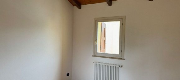 4 bedrooms Apartment in Modena, Italy No. 327804 13