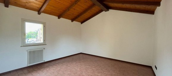 4 bedrooms Apartment in Modena, Italy No. 327804 19