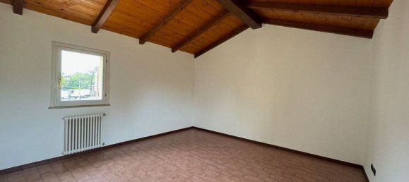 4 bedrooms Apartment in Modena, Italy No. 327804 22