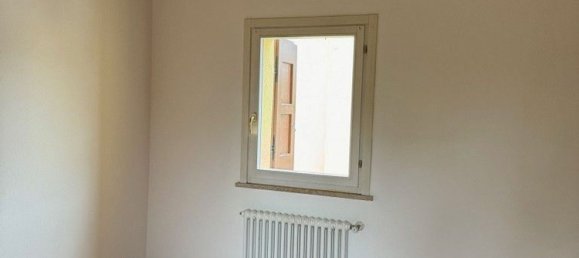 4 bedrooms Apartment in Modena, Italy No. 327804 12