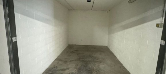 4 bedrooms Apartment in Modena, Italy No. 327804 28