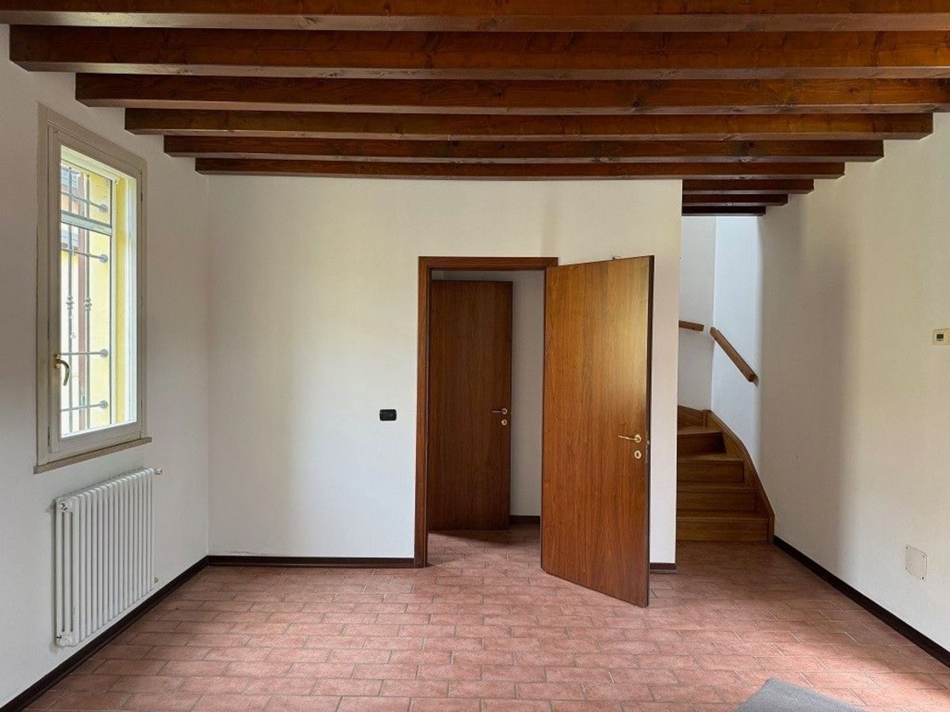 4 bedrooms Apartment in Modena, Italy No. 327804
