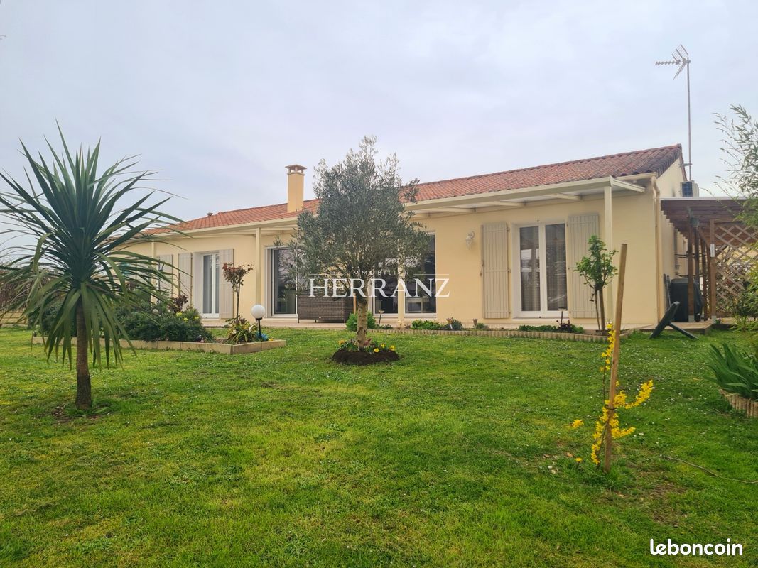 4 bedrooms House in Puynormand, France No. 101966