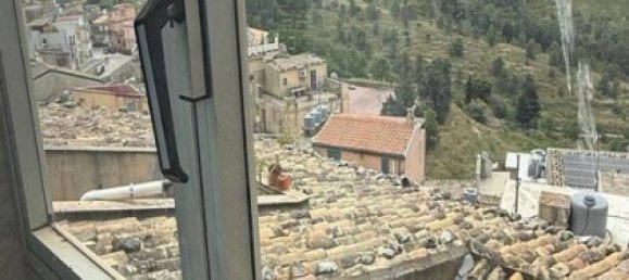 4 Schlafzimmer Haus in Chiaramonte Gulfi, Italy, Nr. 319015 22