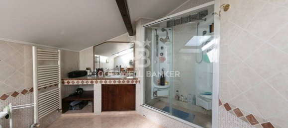 4 bedrooms House in Samarate, Italy No. 338057 18