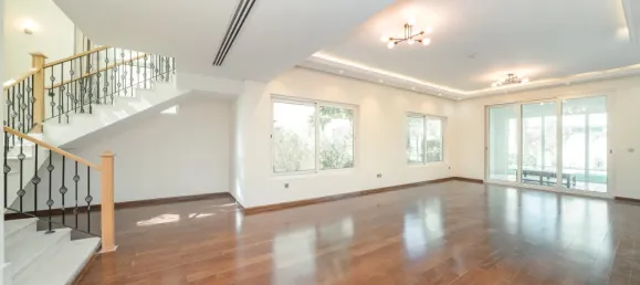 Вилла с 4 спальнями в Jumeirah Park, Дубай, ОАЭ № 108429 2