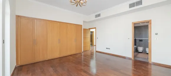 Вилла с 4 спальнями в Jumeirah Park, Дубай, ОАЭ № 108429 15