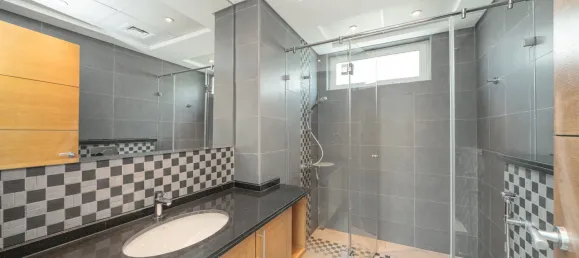 Вилла с 4 спальнями в Jumeirah Park, Дубай, ОАЭ № 108429 11